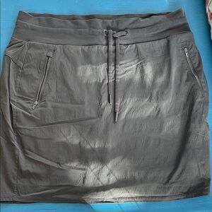 Athleta 12T Charcoal/Taupe Skort with Zipper Pockets